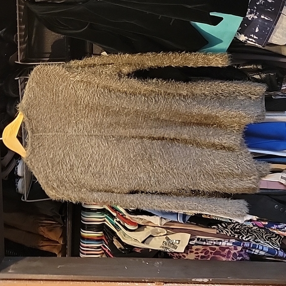 Bianca Olive Shrug - Picture 2 of 3